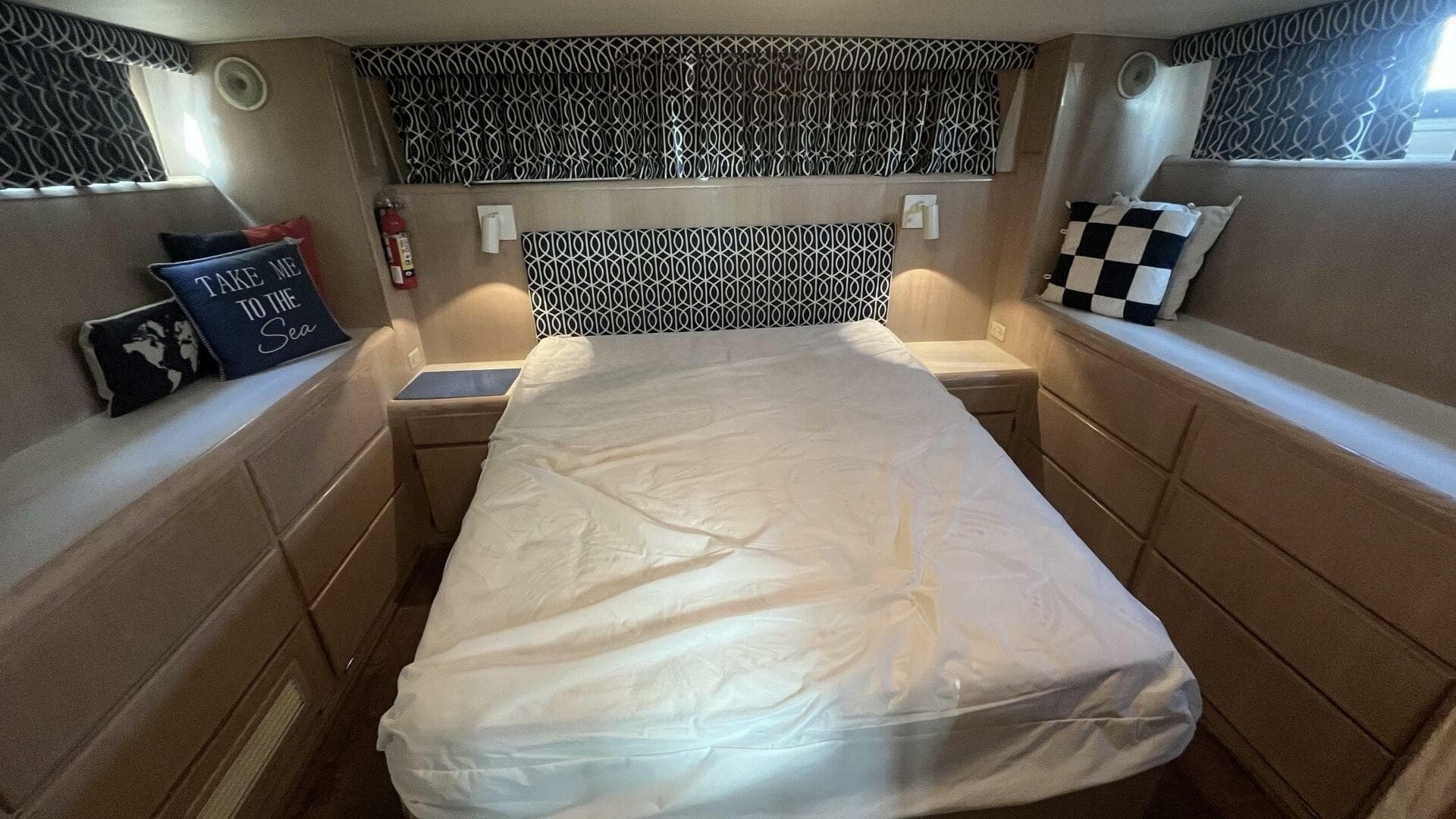 1994 Hatteras Double Cabin — photo 40