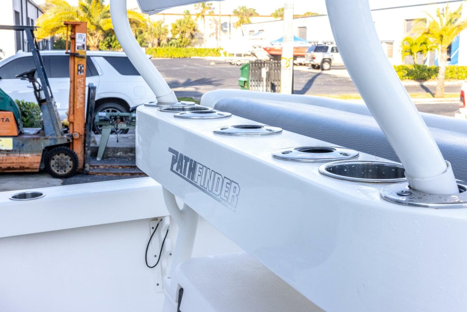 2021 Pathfinder 2400 Trs — photo 30