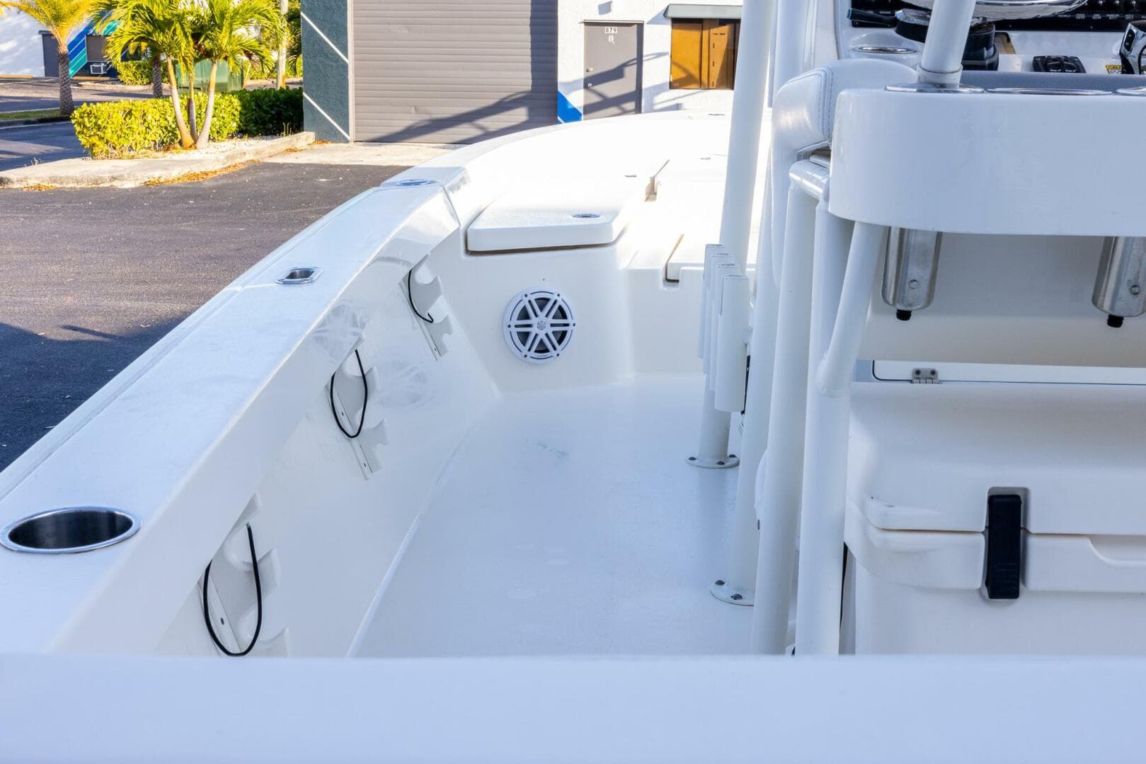 2021 Pathfinder 2400 Trs — photo 32