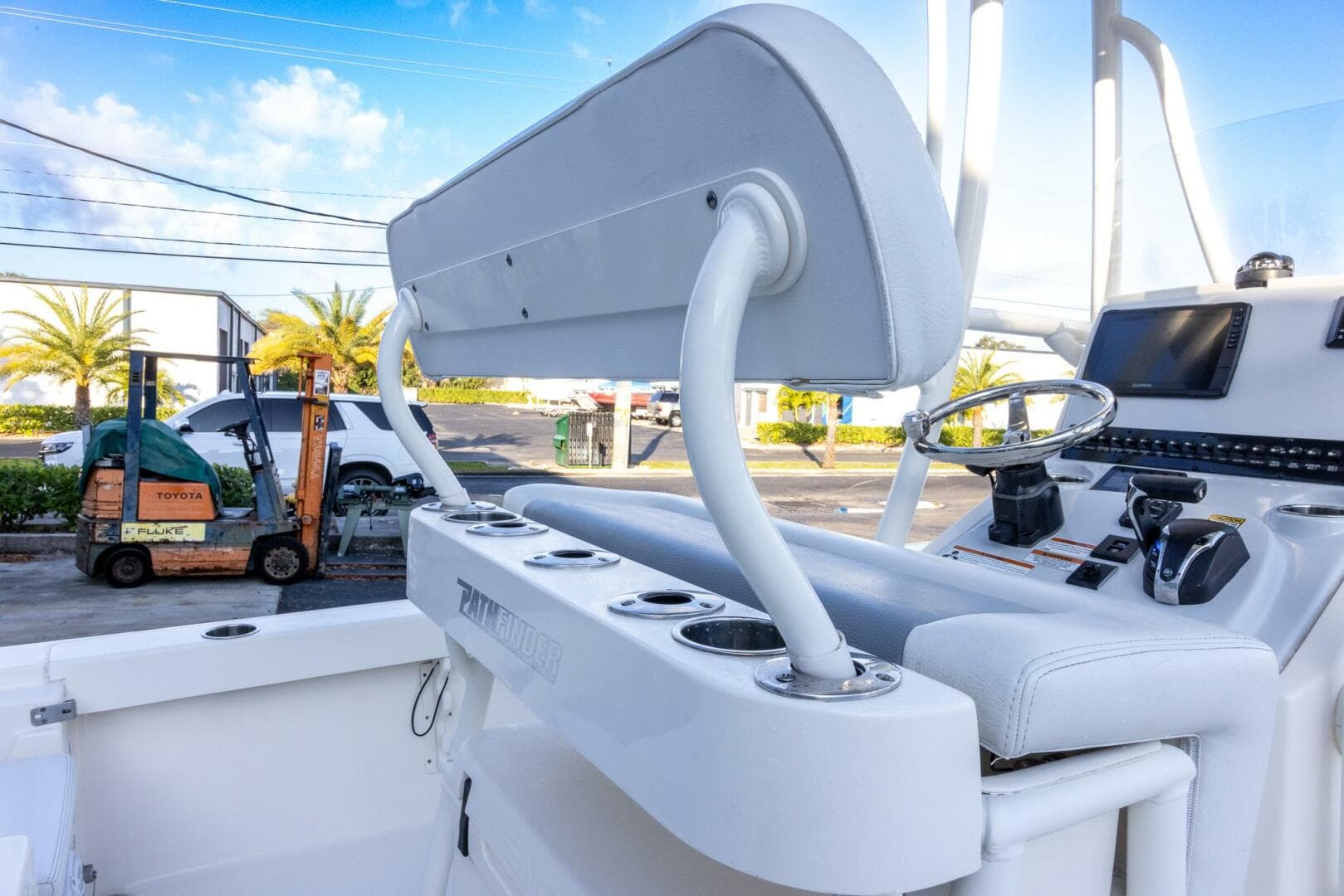 2021 Pathfinder 2400 Trs — photo 29