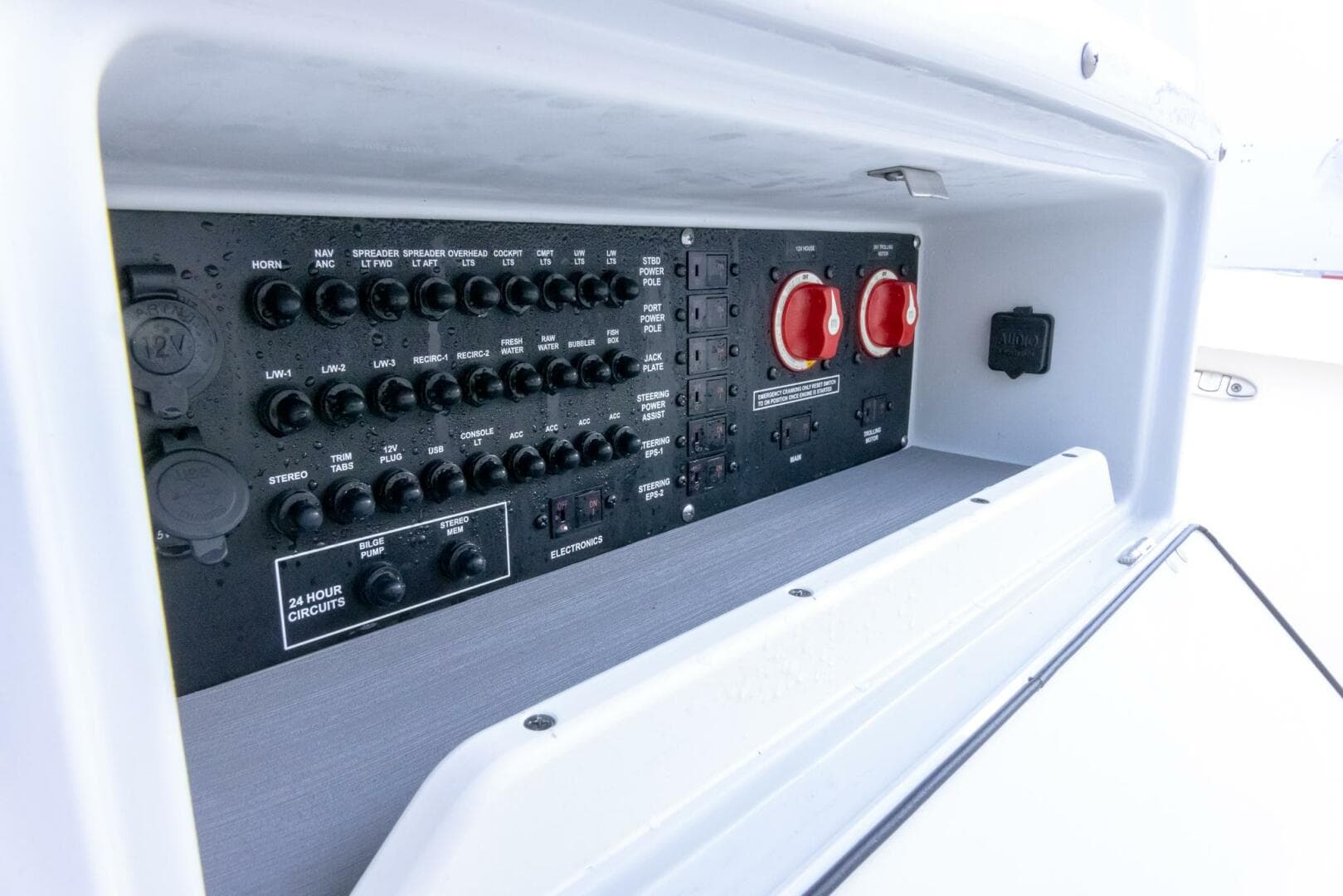 2021 Pathfinder 2400 Trs — photo 38