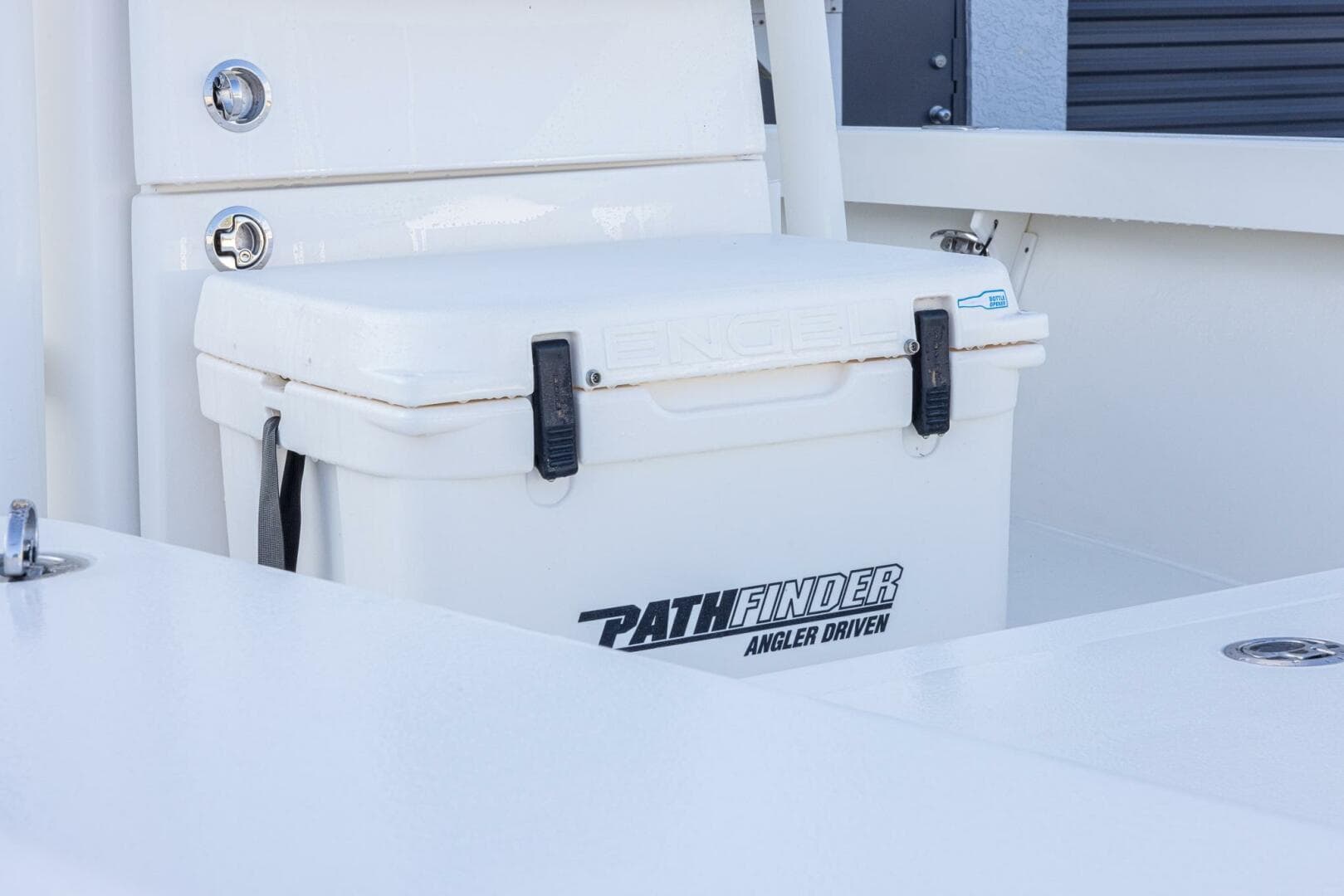 2021 Pathfinder 2400 Trs — photo 23