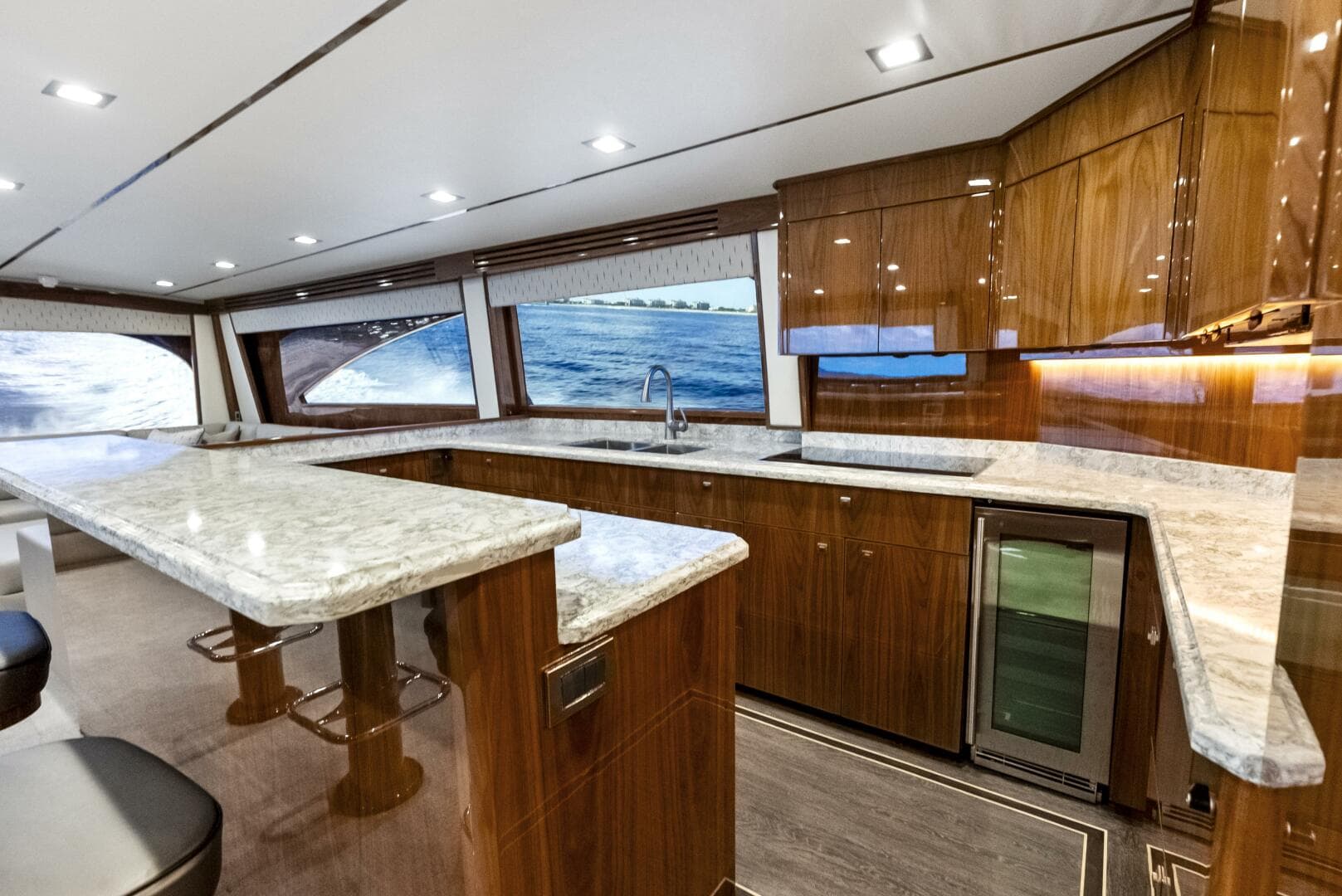 2019 Viking 80 Convertible — photo 63