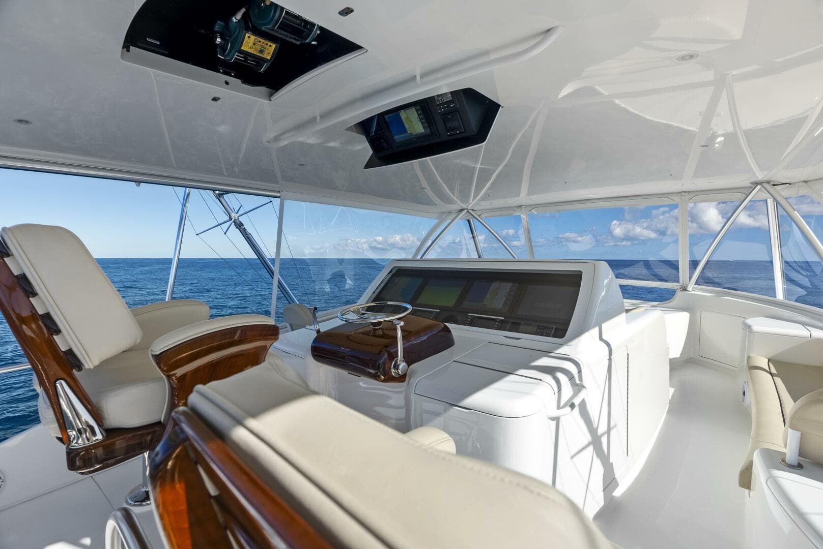 2019 Viking 80 Convertible — photo 48