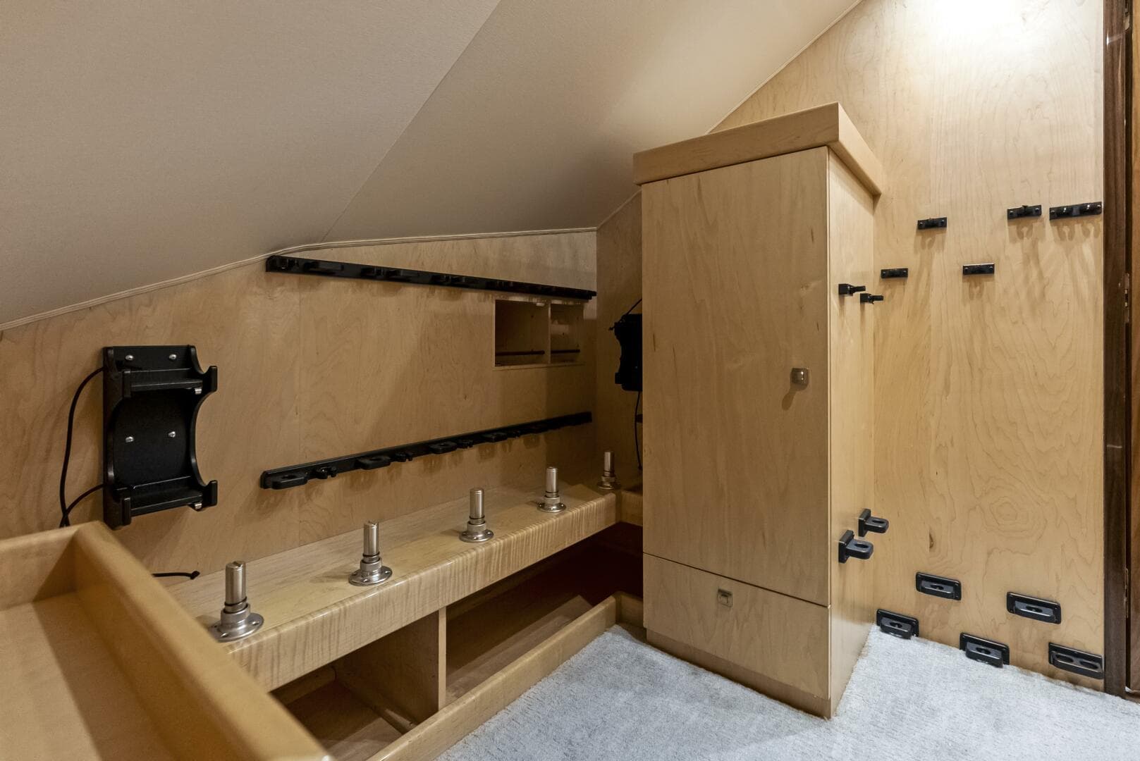 2019 Viking 80 Convertible — photo 102