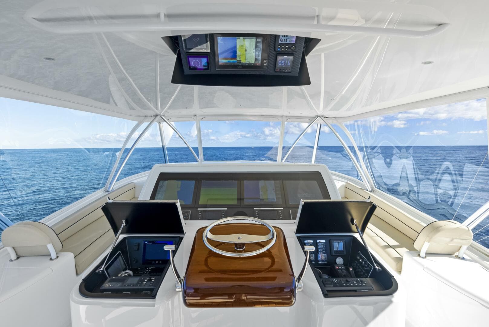 2019 Viking 80 Convertible — photo 45