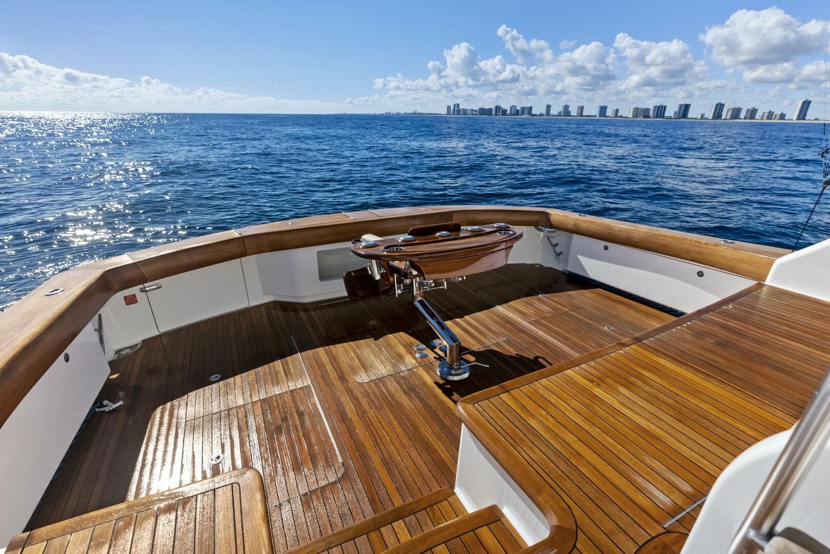 2019 Viking 80 Convertible — photo 22