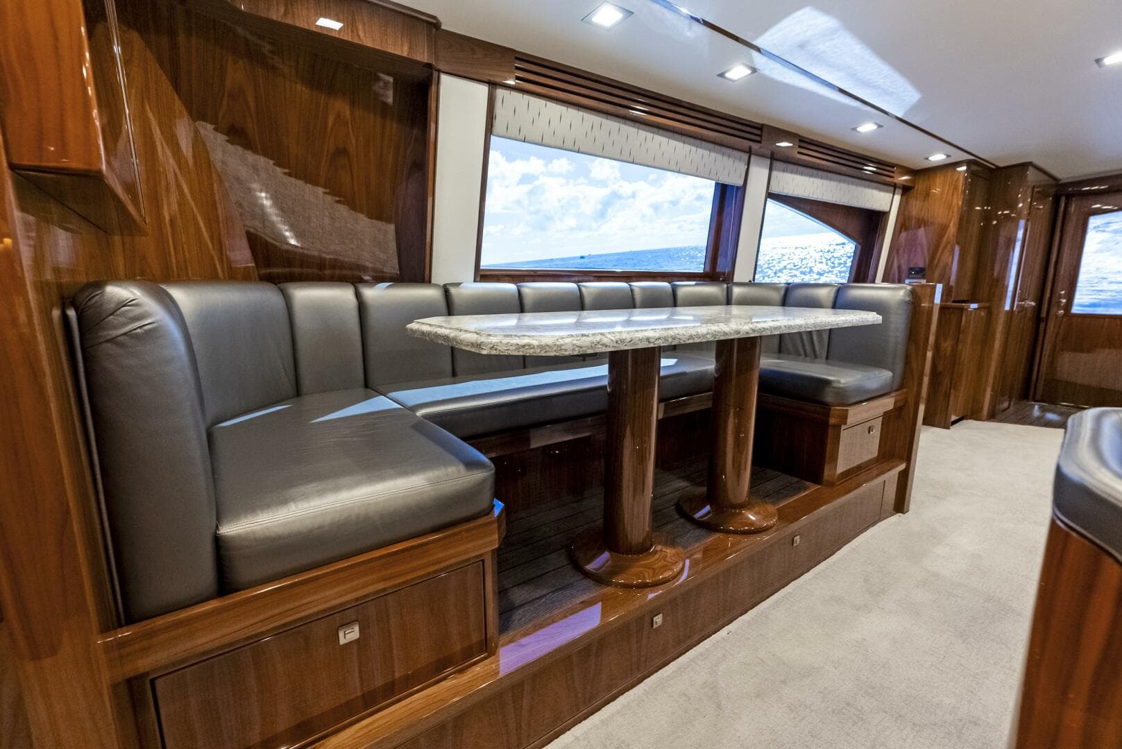 2019 Viking 80 Convertible — photo 67