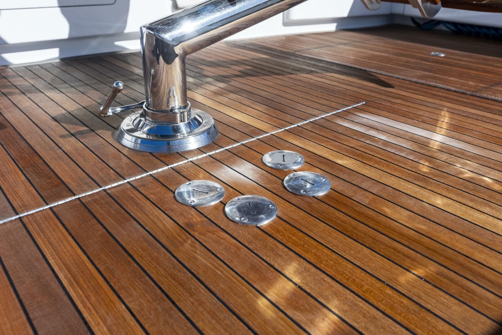 2019 Viking 80 Convertible — photo 10