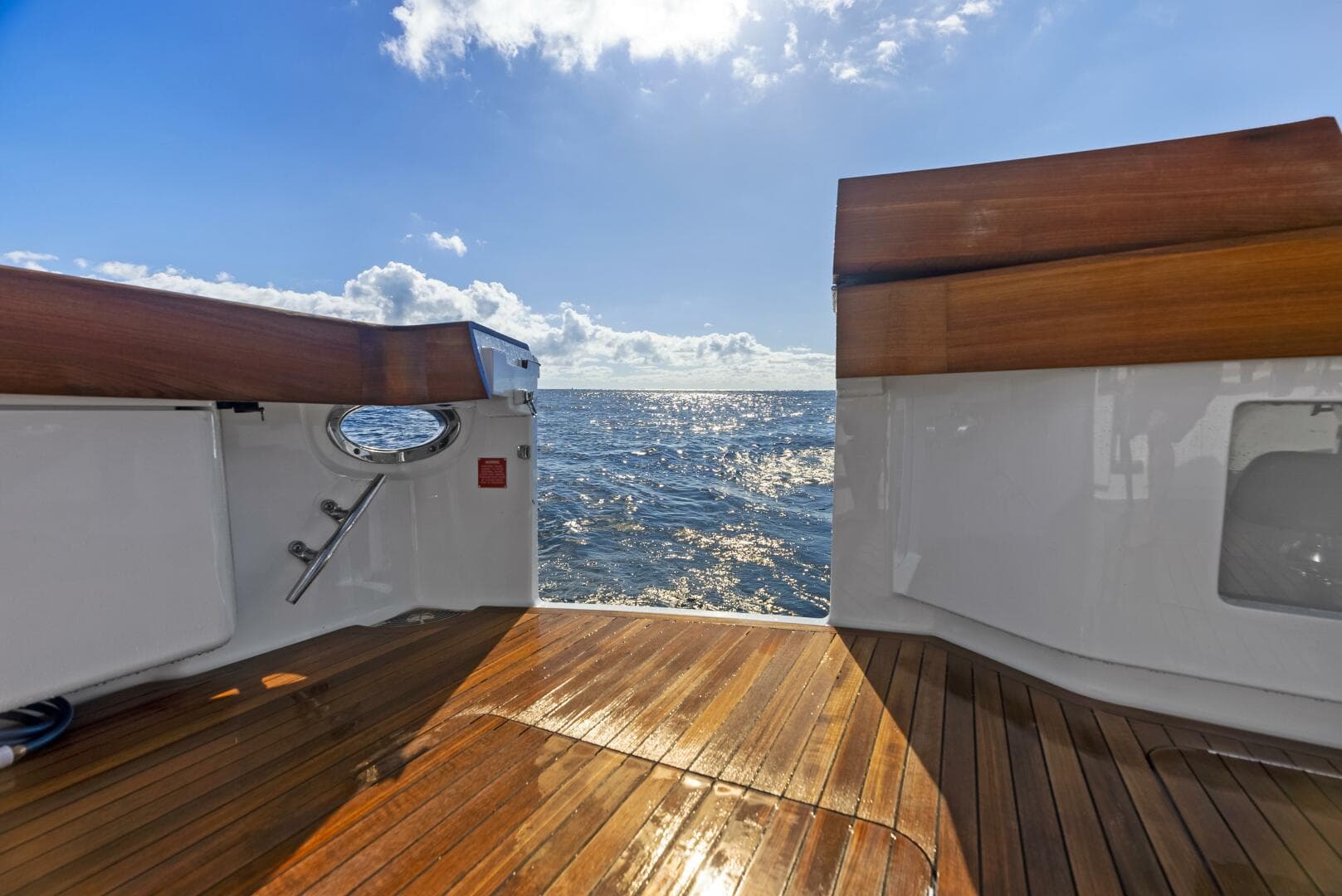 2019 Viking 80 Convertible — photo 7