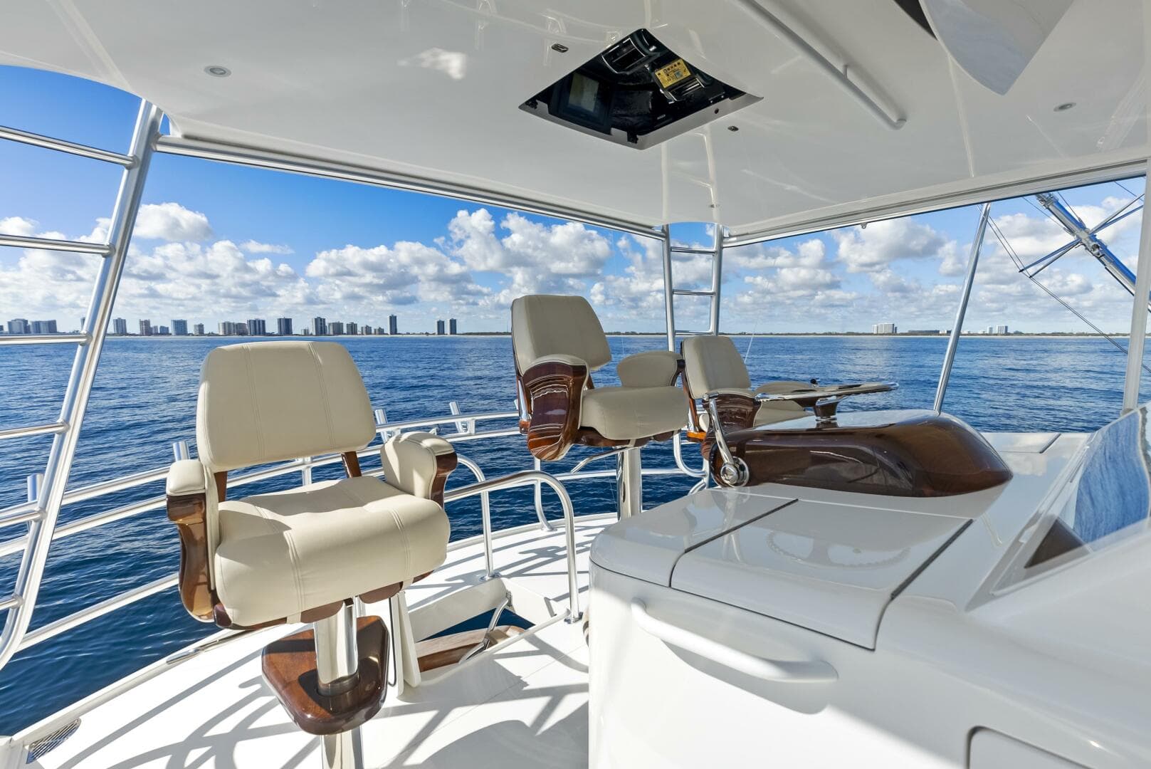 2019 Viking 80 Convertible — photo 44