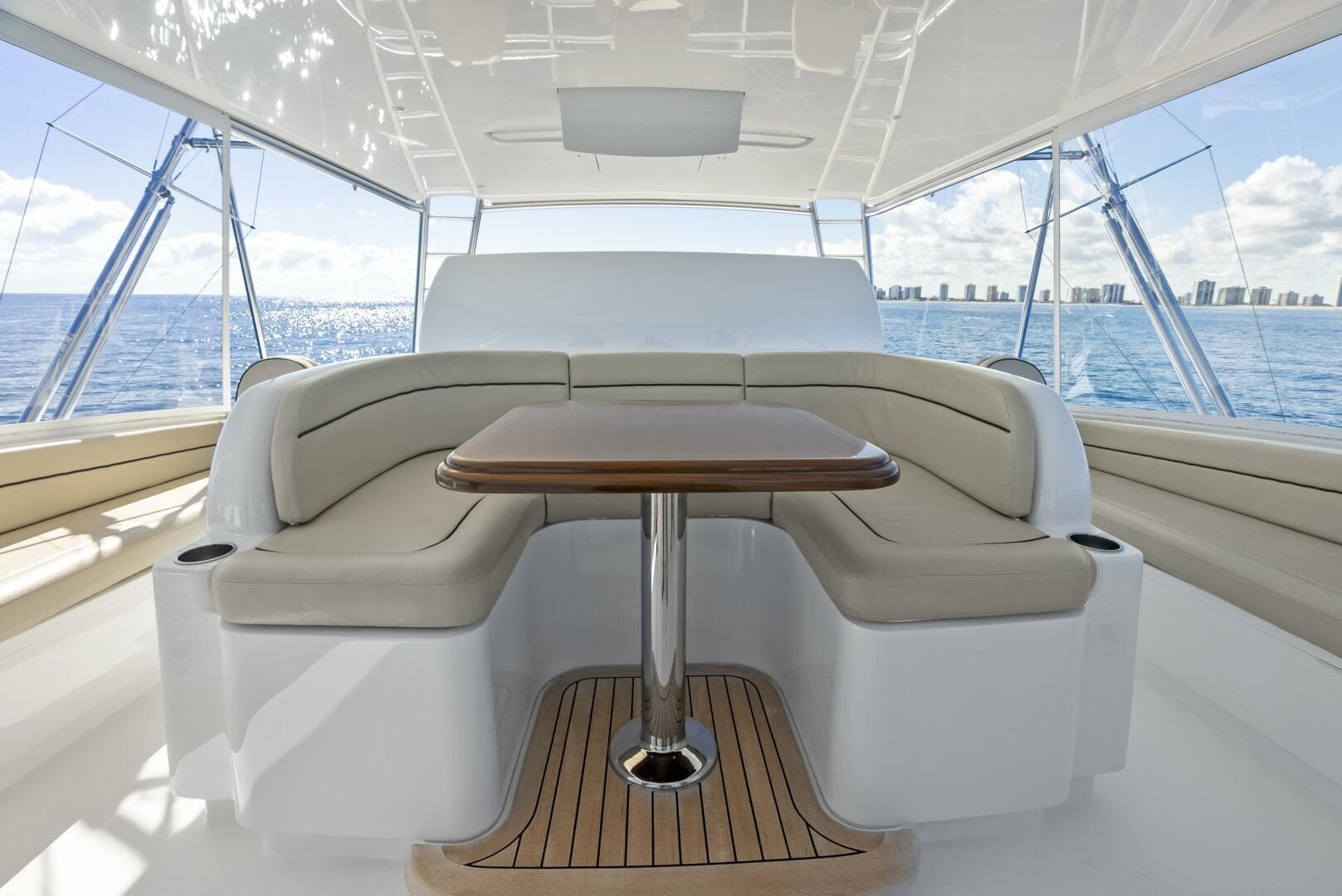 2019 Viking 80 Convertible — photo 40