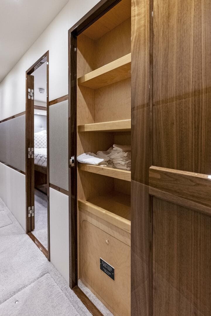 2019 Viking 80 Convertible — photo 93