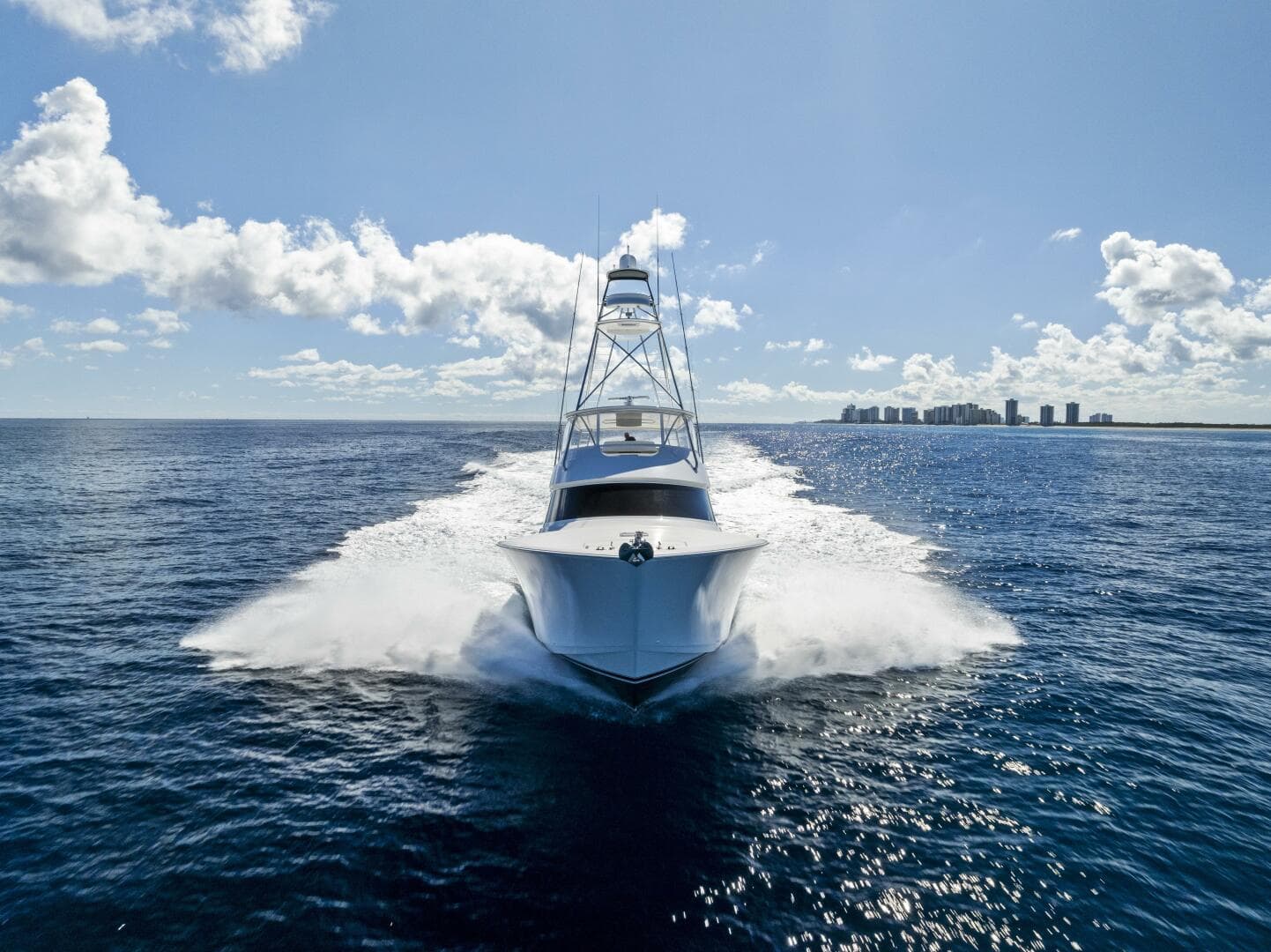 2019 Viking 80 Convertible — photo 3