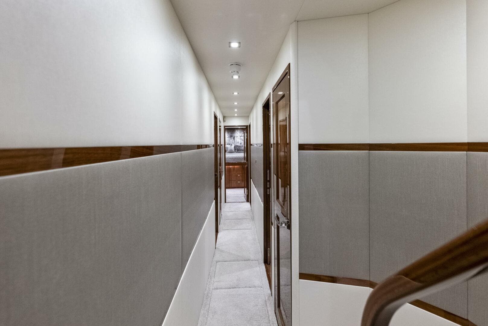 2019 Viking 80 Convertible — photo 77