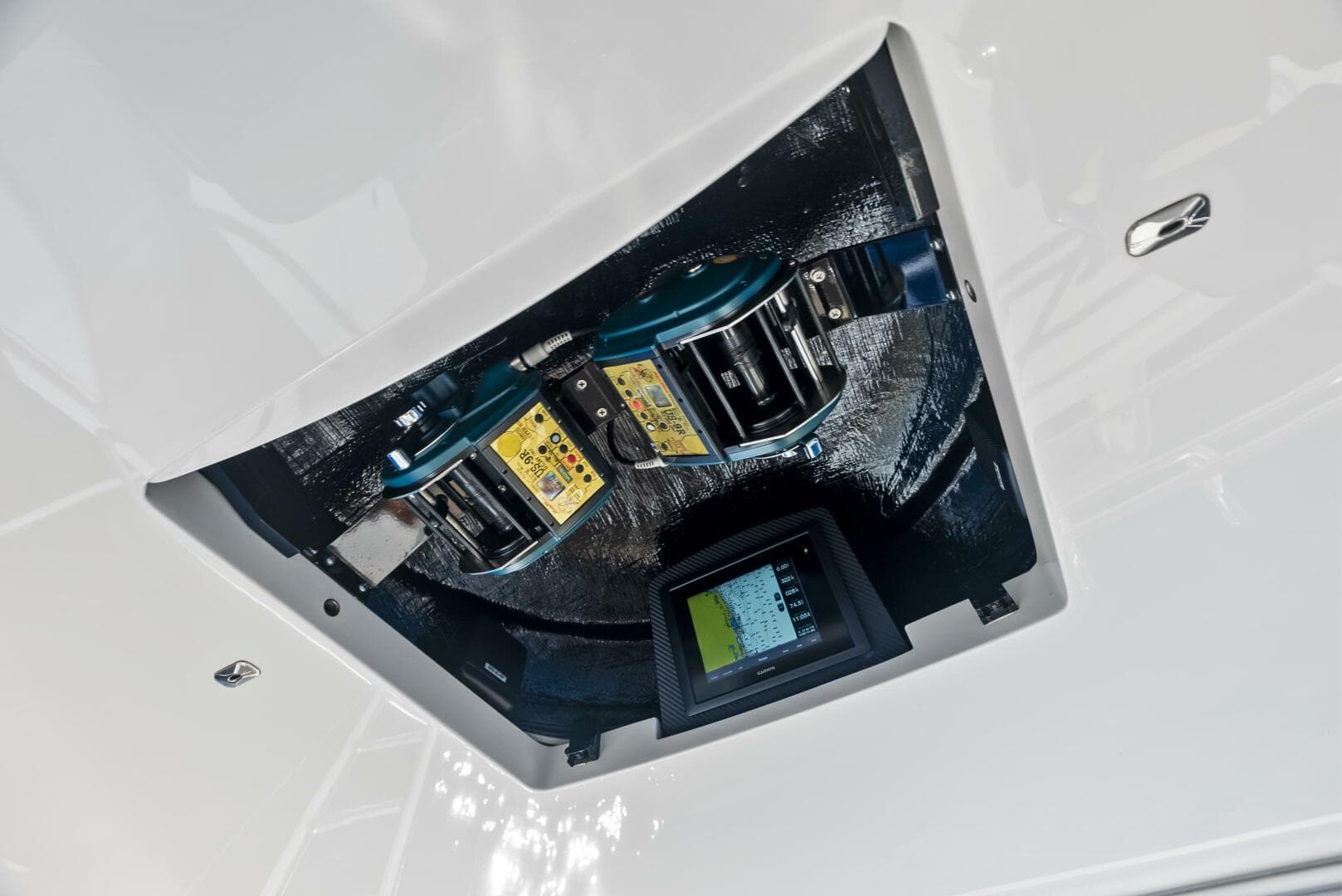 2019 Viking 80 Convertible — photo 42