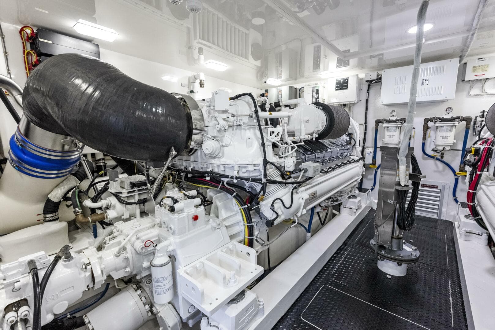 2019 Viking 80 Convertible — photo 107