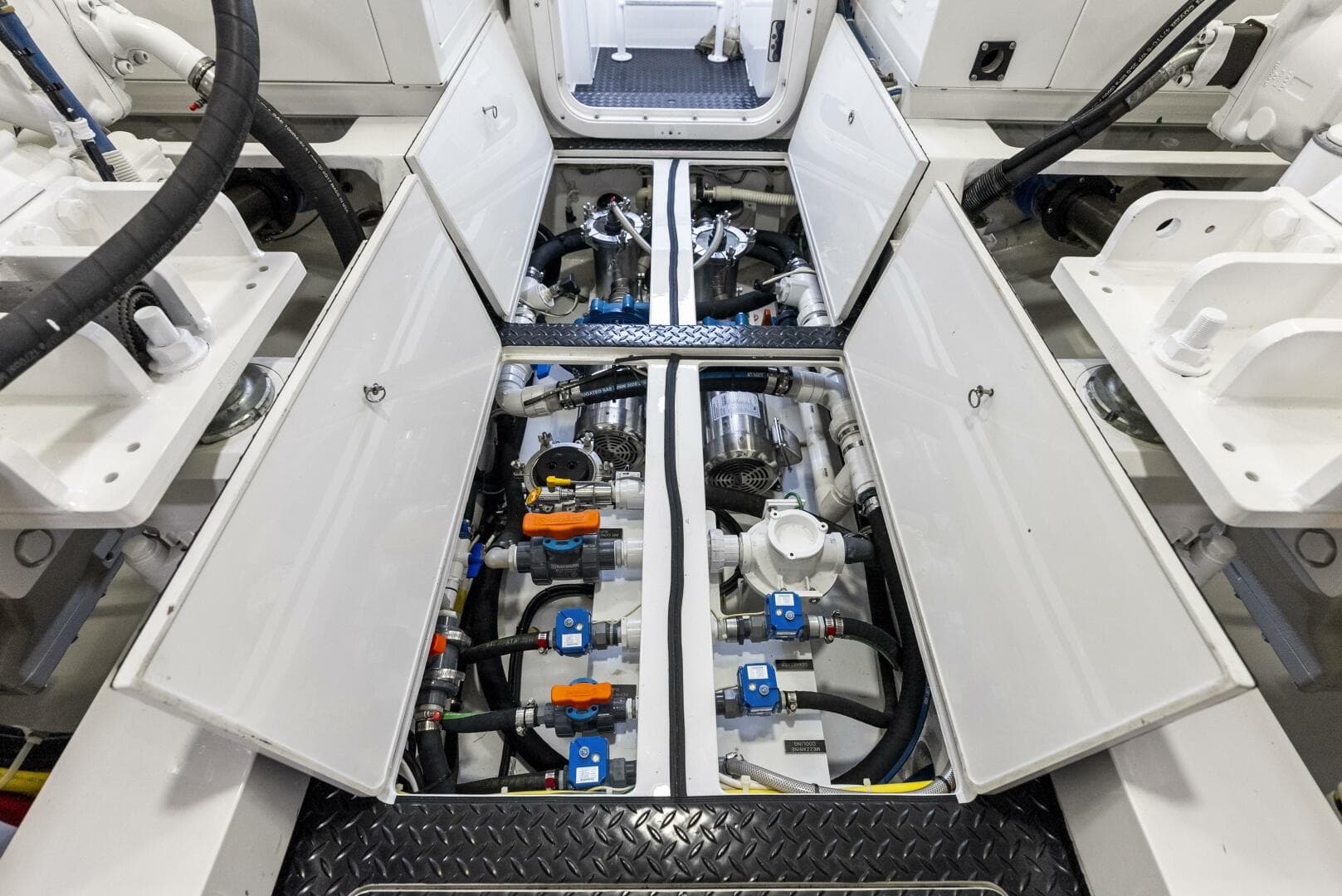 2019 Viking 80 Convertible — photo 114