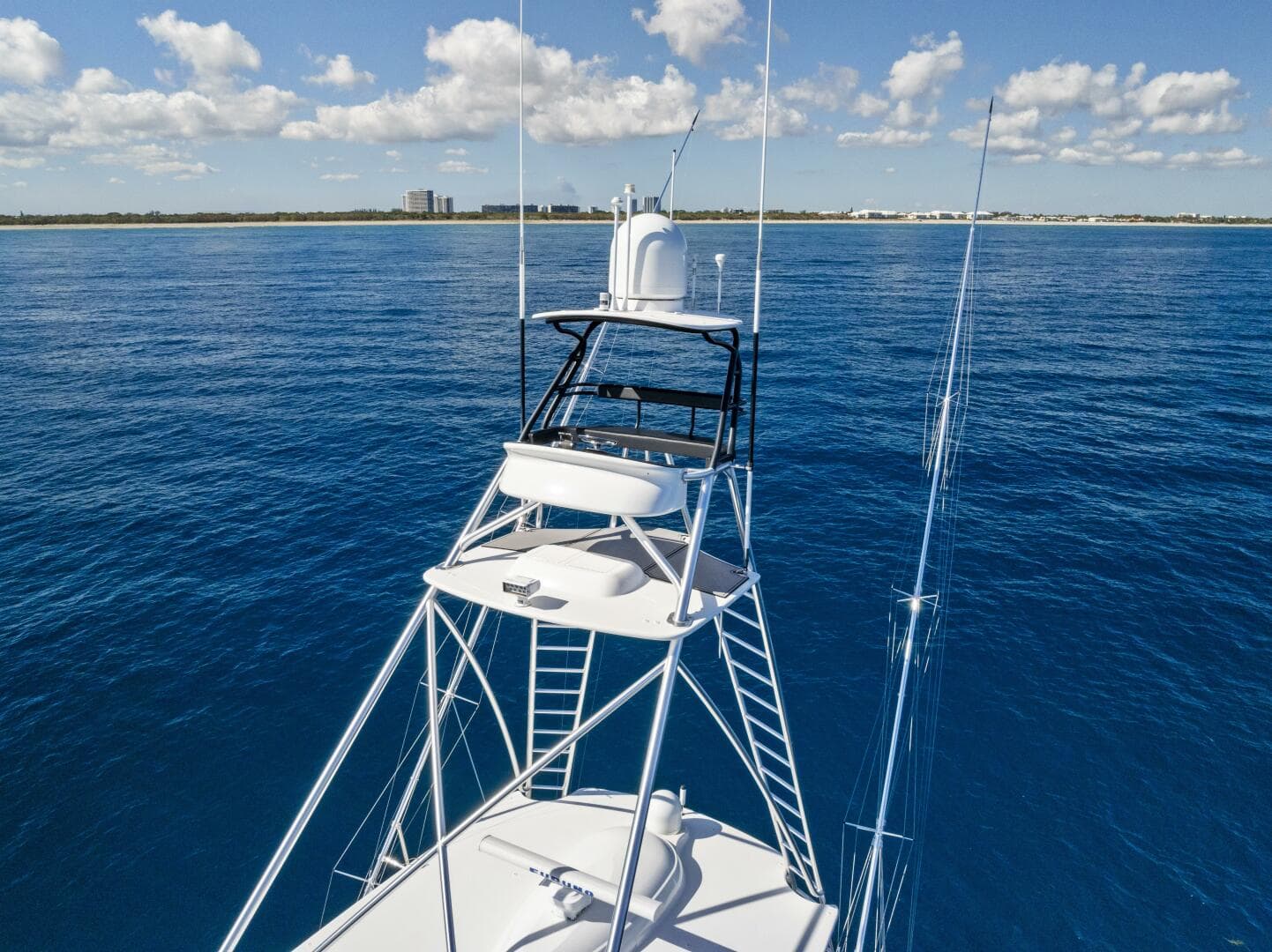 2019 Viking 80 Convertible — photo 28