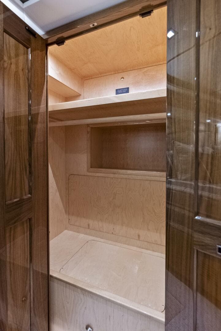 2019 Viking 80 Convertible — photo 73