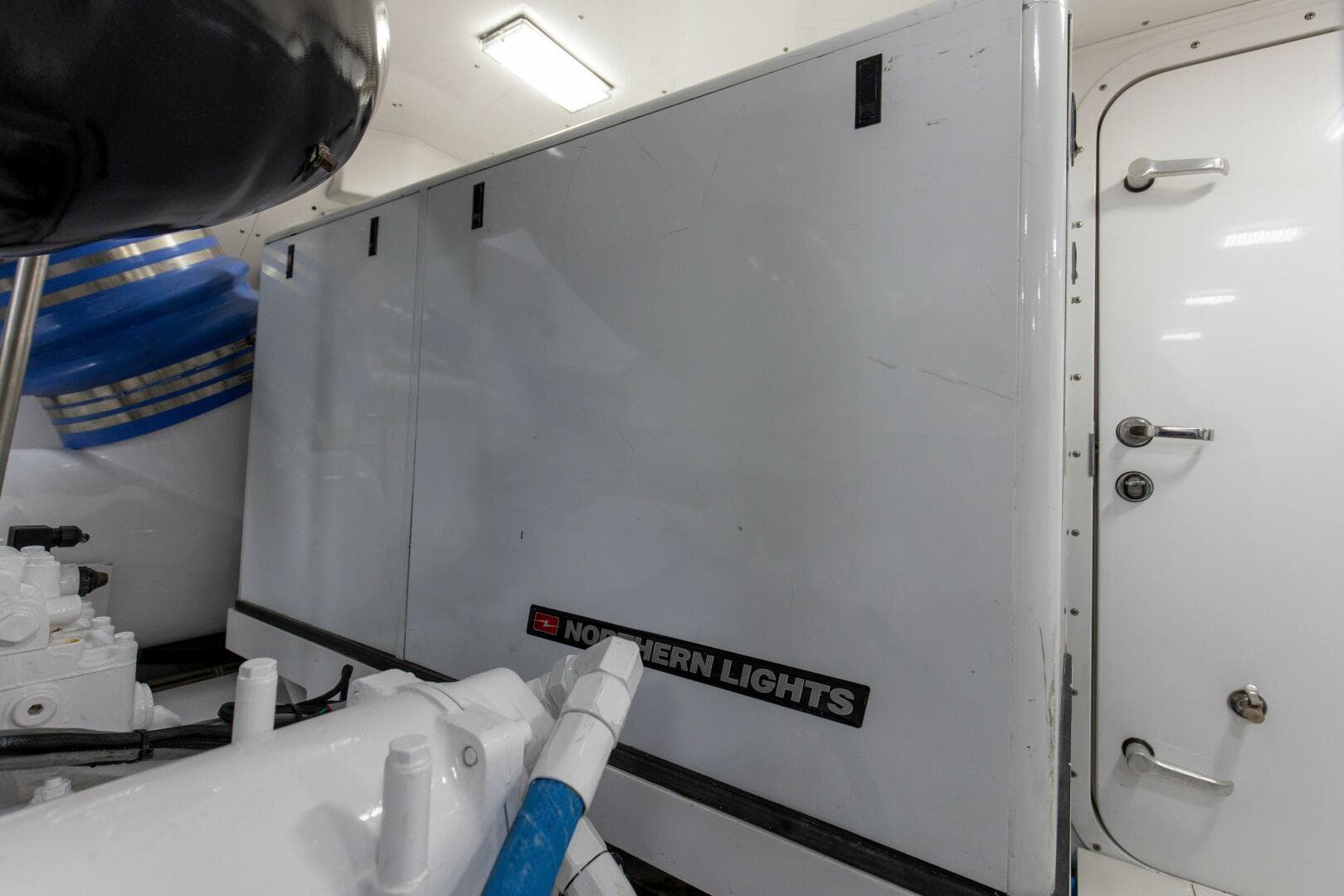 2005 Whiticar 76 Enclosed Bridge — photo 58