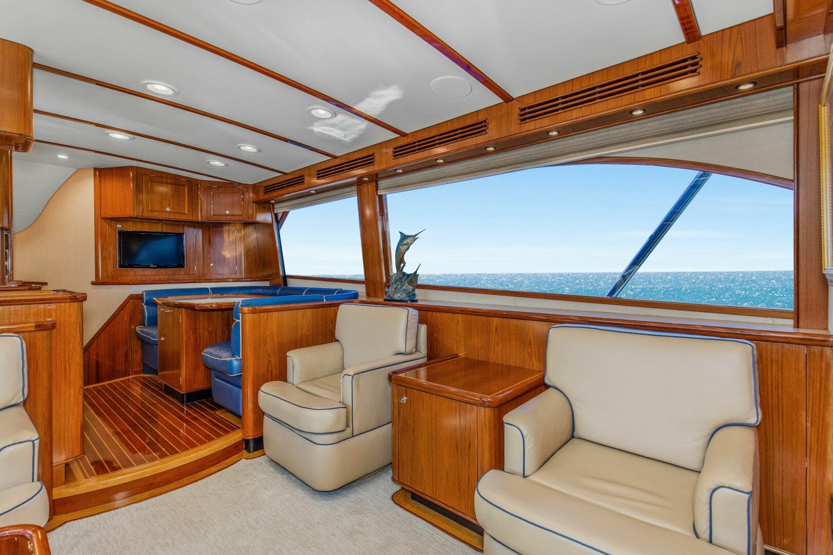 2005 Whiticar 76 Enclosed Bridge — photo 5