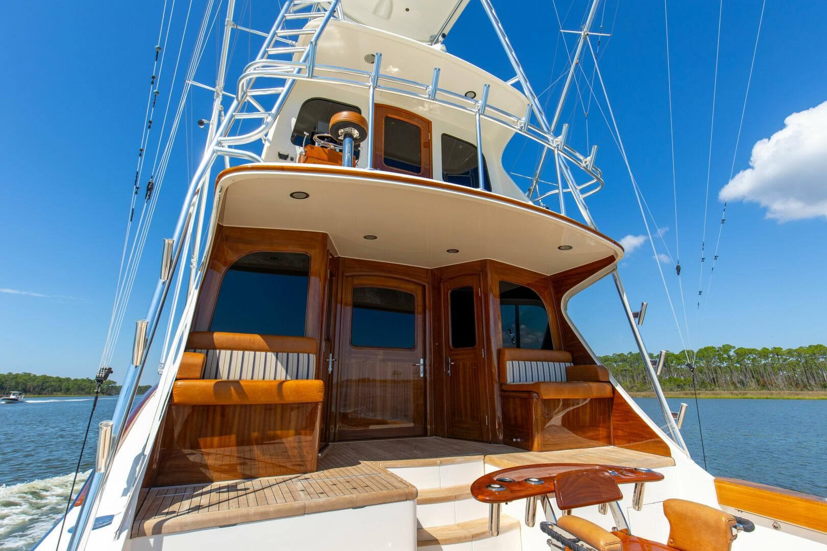 2005 Whiticar 76 Enclosed Bridge — photo 36