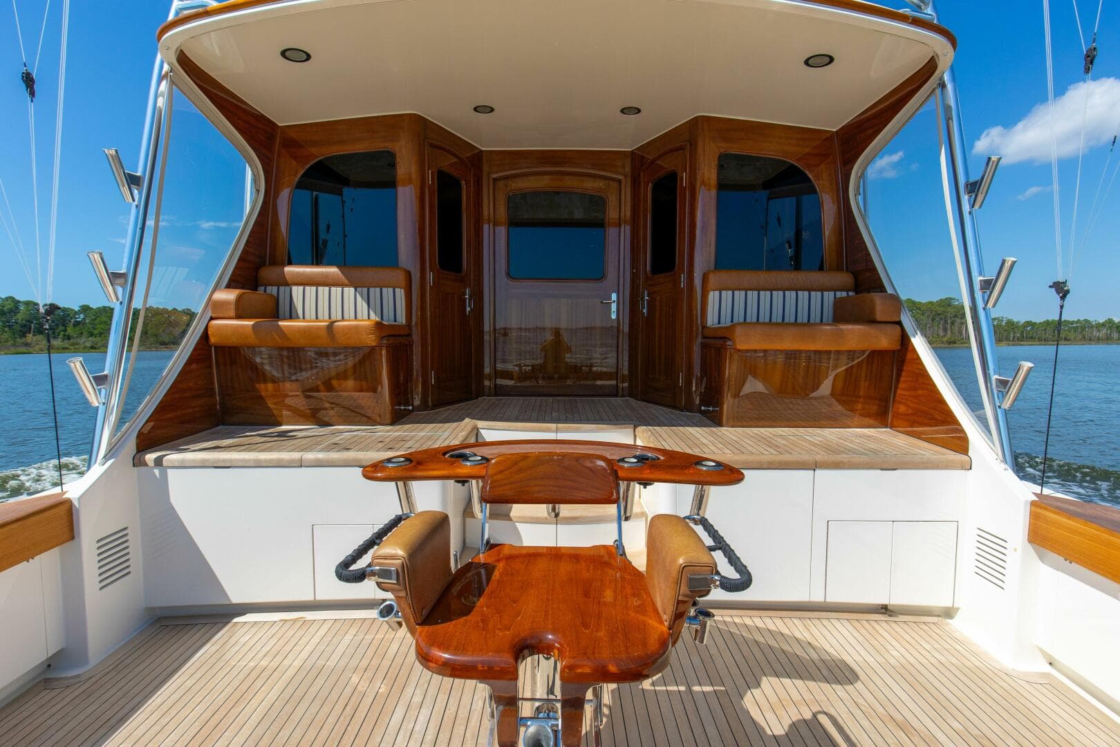 2005 Whiticar 76 Enclosed Bridge — photo 4