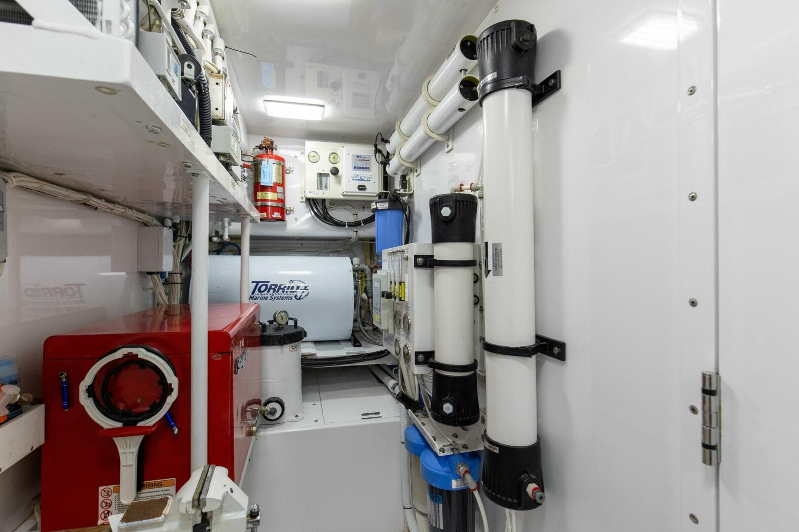 2005 Whiticar 76 Enclosed Bridge — photo 66