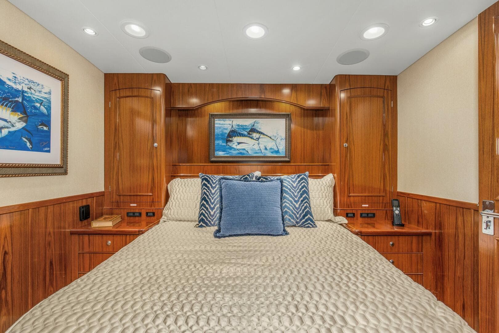 2005 Whiticar 76 Enclosed Bridge — photo 22