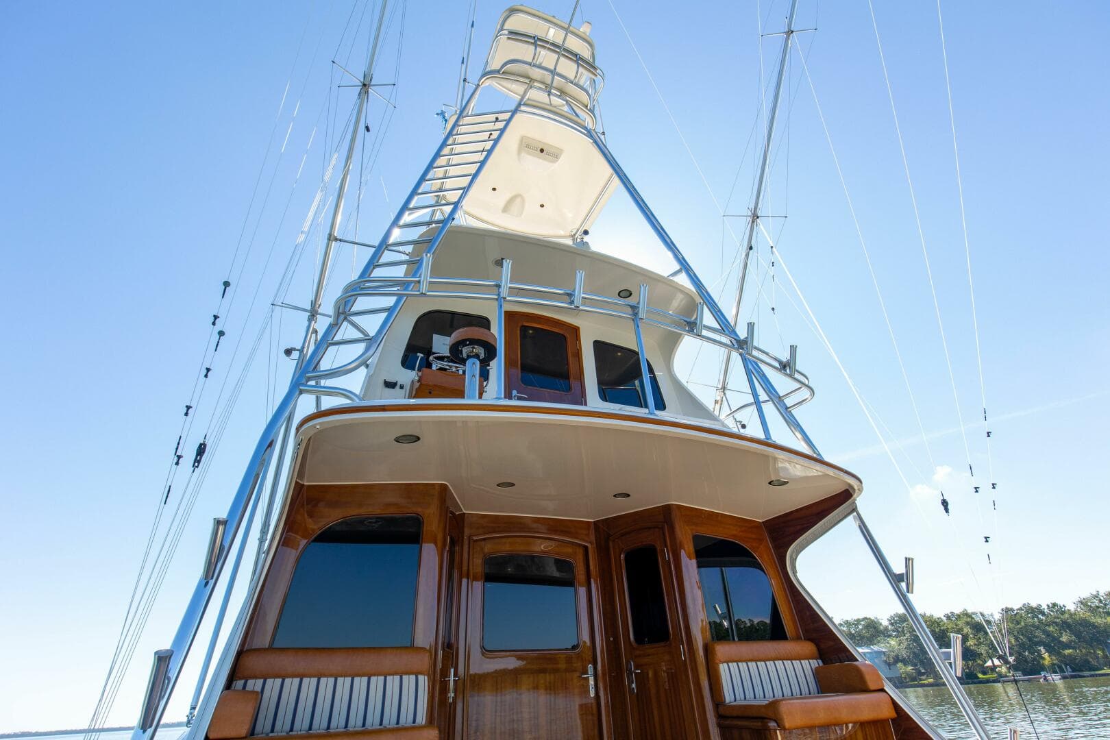 2005 Whiticar 76 Enclosed Bridge — photo 35