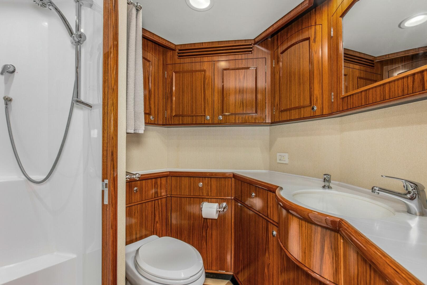 2005 Whiticar 76 Enclosed Bridge — photo 24