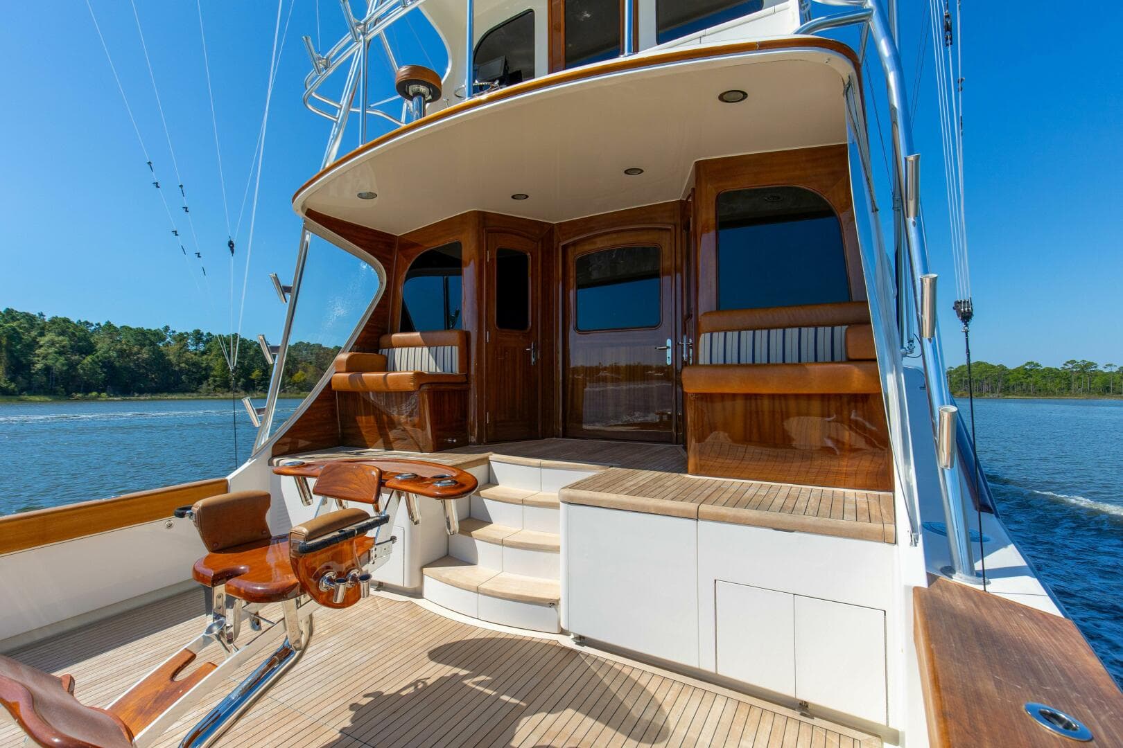 2005 Whiticar 76 Enclosed Bridge — photo 38