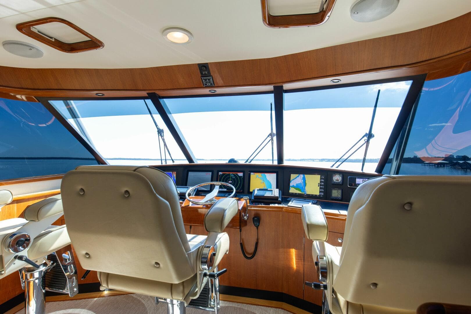 2005 Whiticar 76 Enclosed Bridge — photo 45