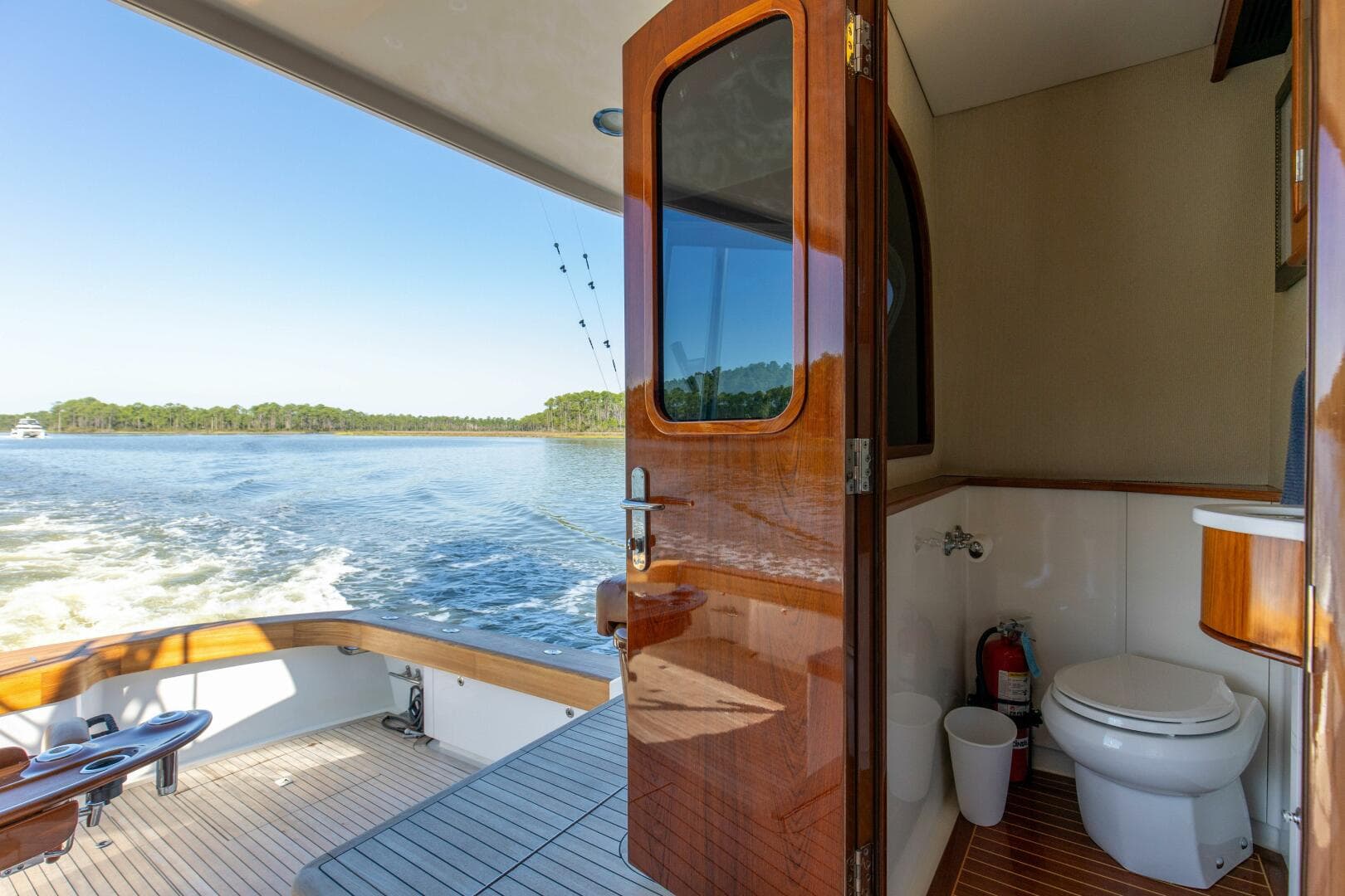 2005 Whiticar 76 Enclosed Bridge — photo 50