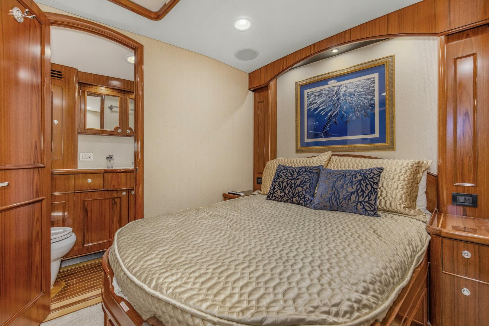 2005 Whiticar 76 Enclosed Bridge — photo 26