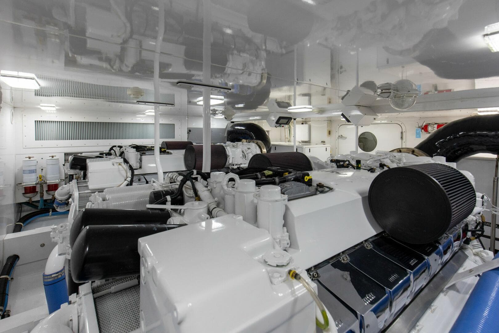 2005 Whiticar 76 Enclosed Bridge — photo 65