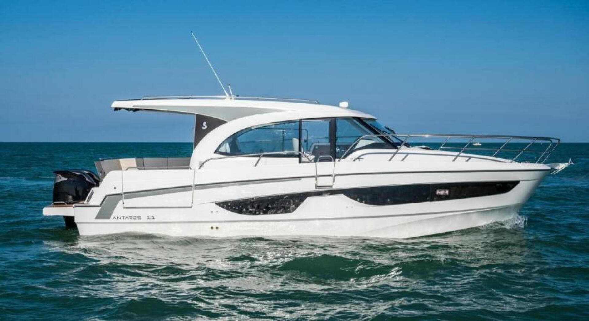 2026 Beneteau Antares 11 — photo 2