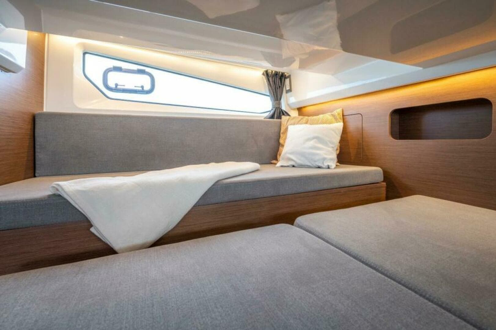 2026 Beneteau Antares 11 — photo 14