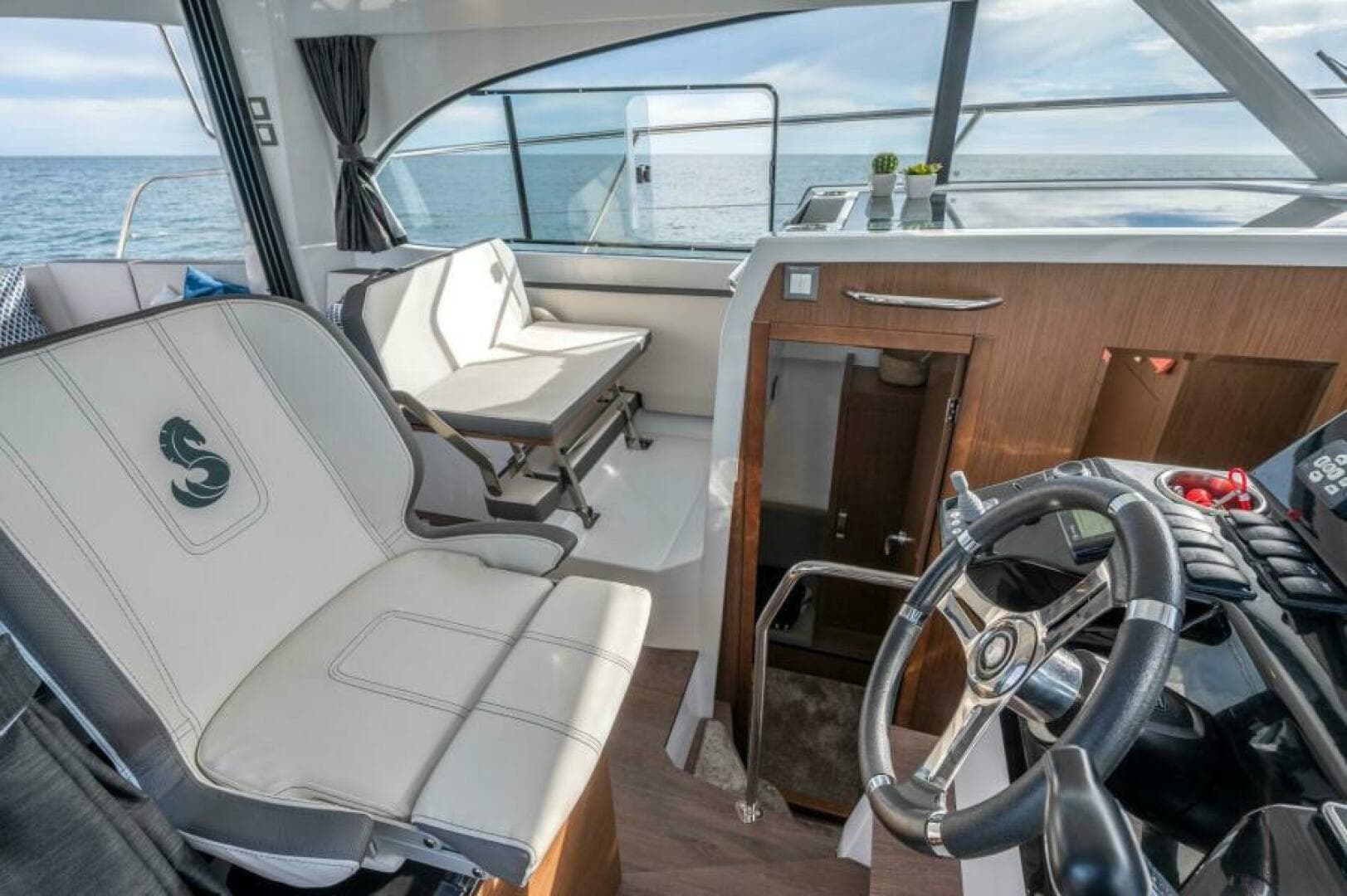 2026 Beneteau Antares 11 — photo 9