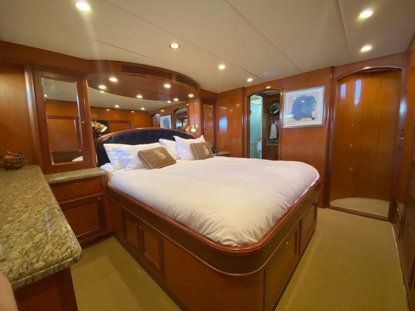 2005 Offshore Yachts — photo 21