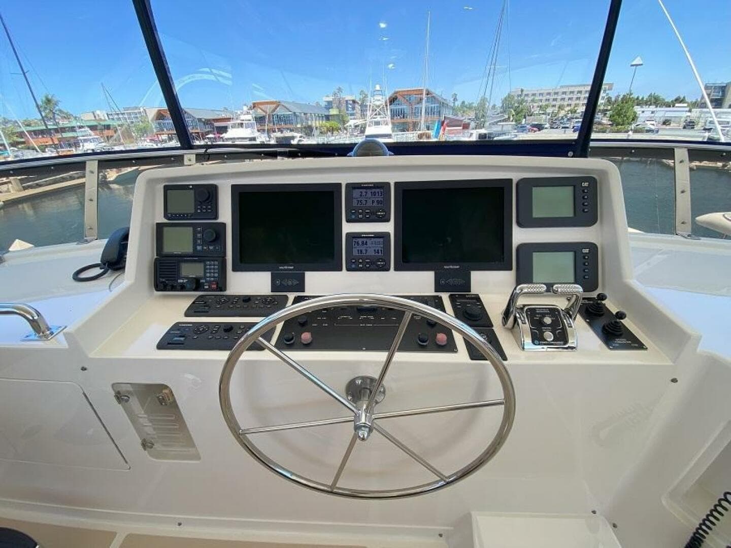 2005 Offshore Yachts — photo 16