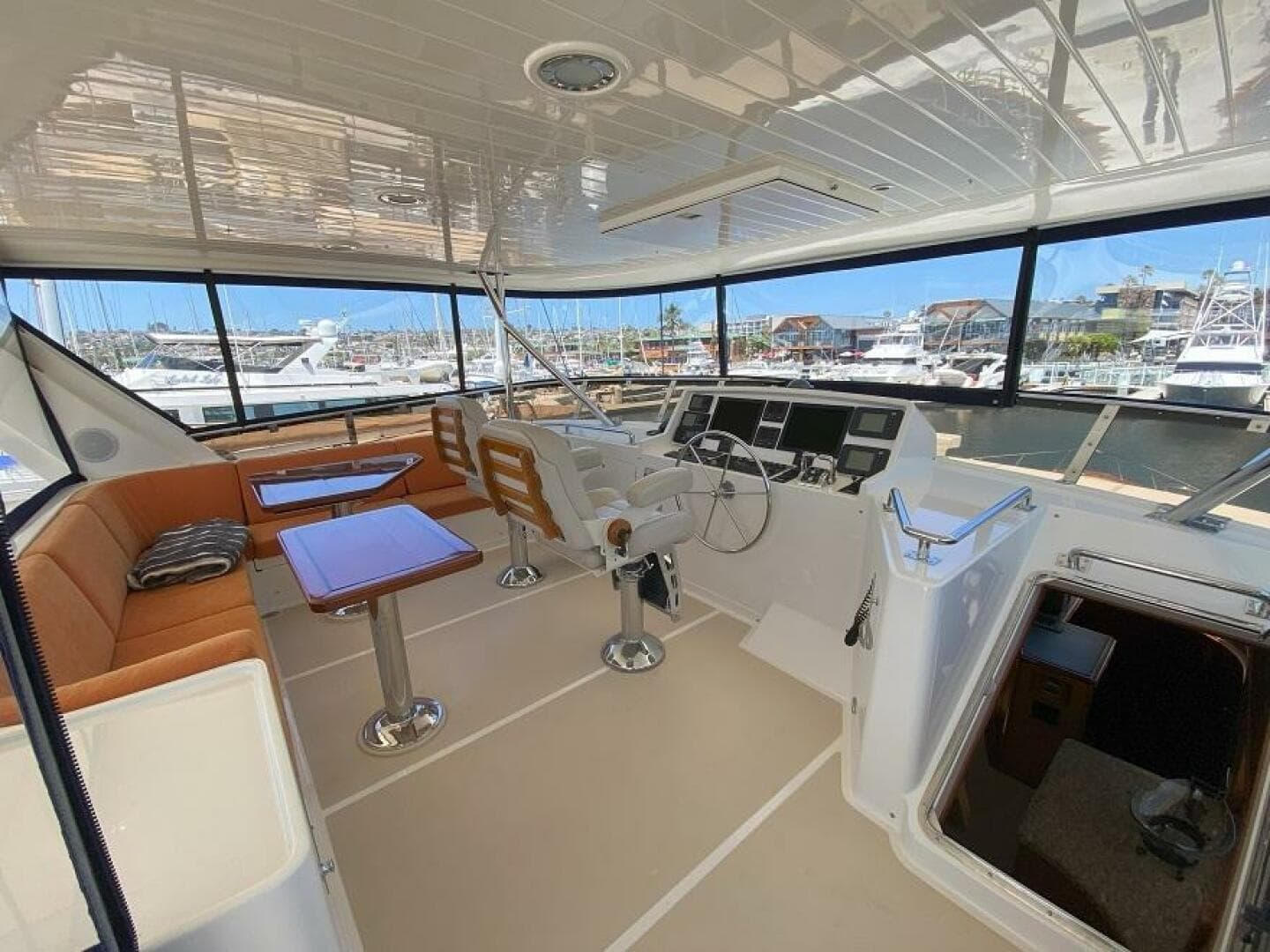 2005 Offshore Yachts — photo 14