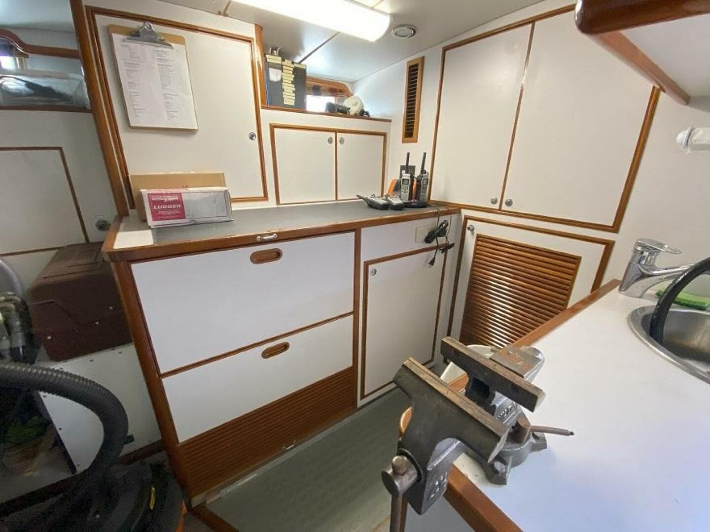 2005 Offshore Yachts — photo 29