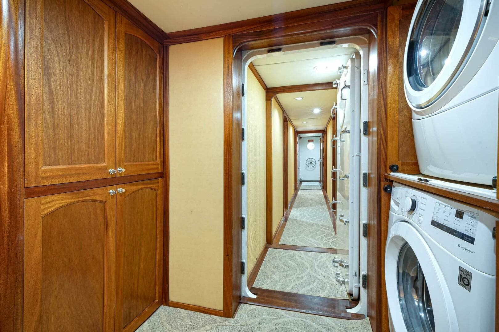 2010 Allseas — photo 15