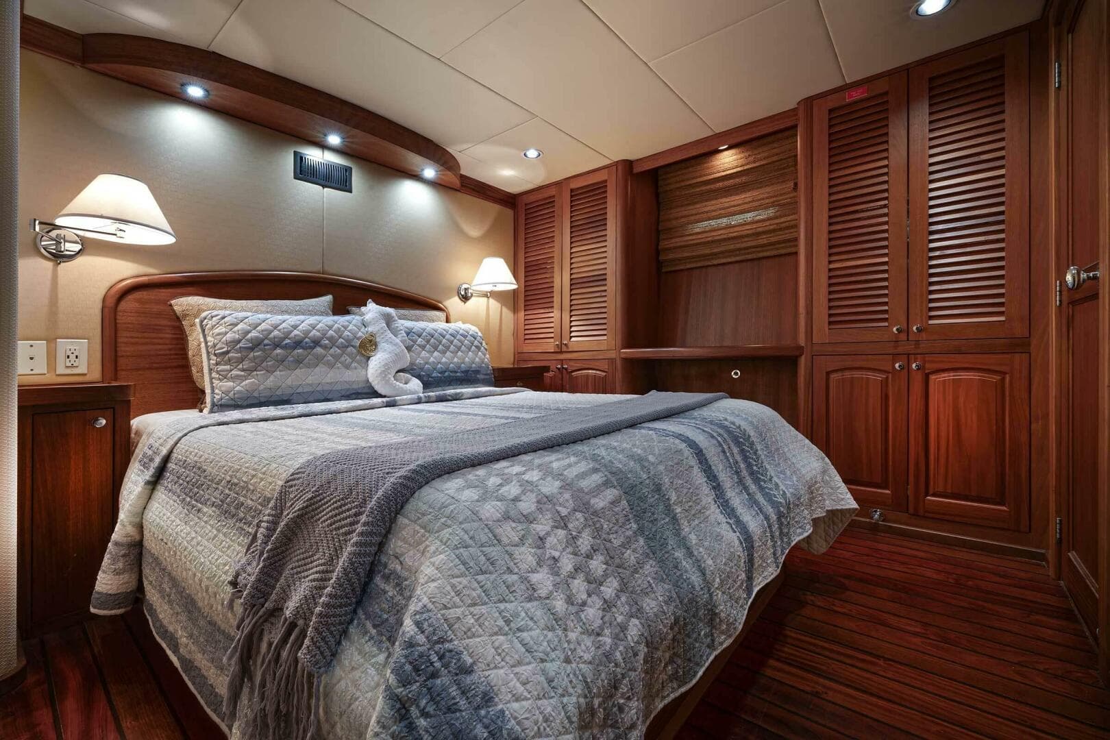 2010 Allseas — photo 12