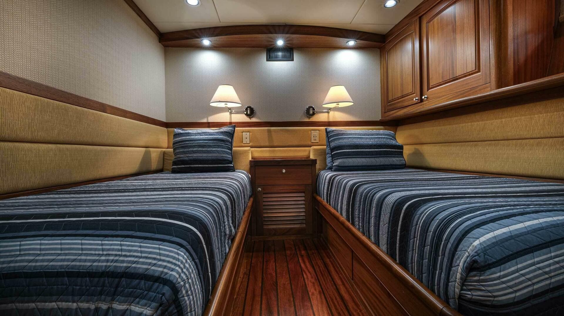 2010 Allseas — photo 14