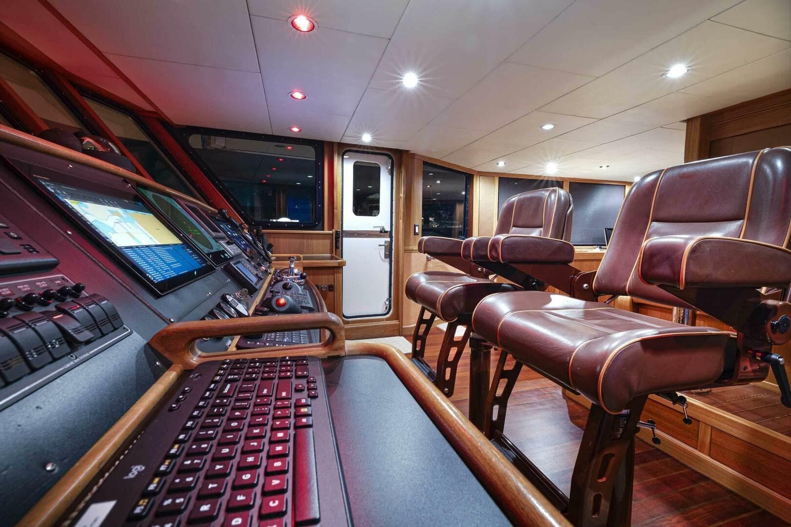 2010 Allseas — photo 17