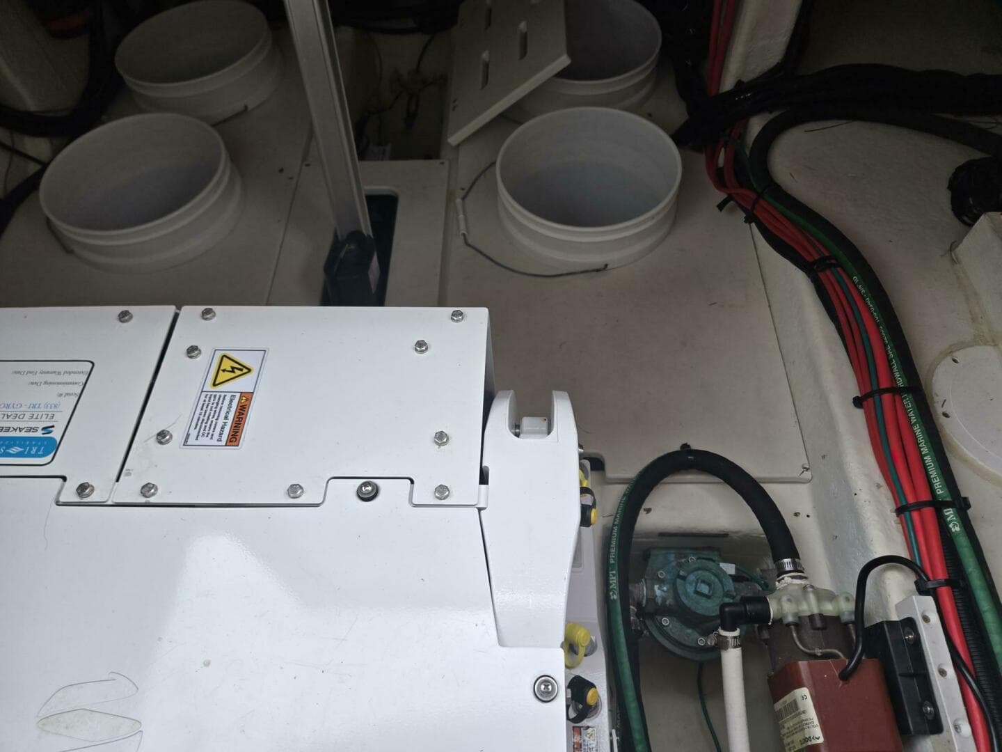 2020 Four Winns V355 Coupe OB — photo 31