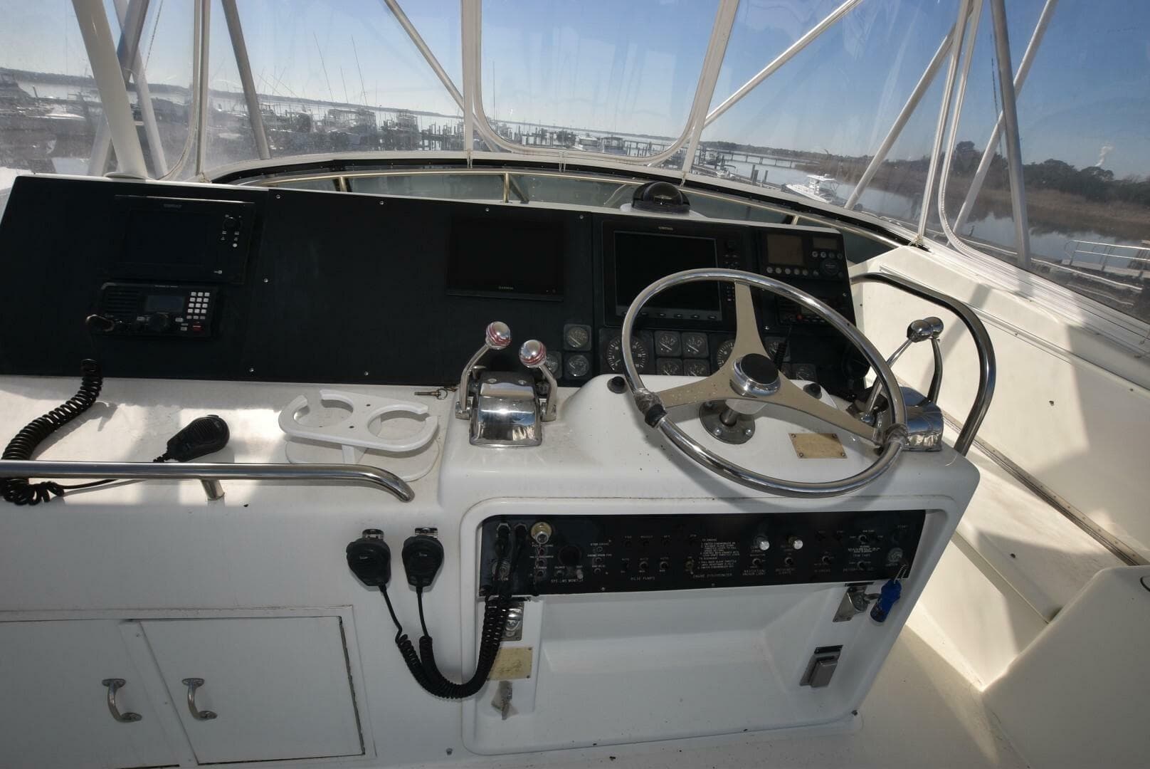 1996 Hatteras 50 Convertilble — photo 32